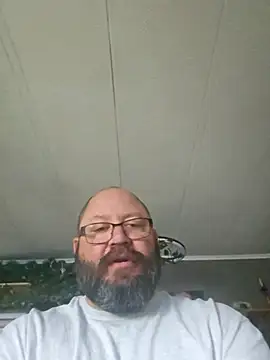 Snapshot of RedneckWants2PlayNow chatting on November 2025 03:26:01 PM RedneckWants2PlayNow online show from November 2025 03:26:01 PM