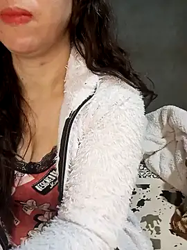 Snapshot of jijijoudia chatting on January 2025 07:28:02 PM jijijoudia online show from January 2025 07:28:02 PM