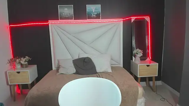 Lina Castle online show from February 2025 03:59:01 AM