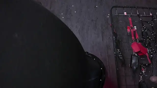 Carolina Arias online show from November 2025 07:50:02 PM