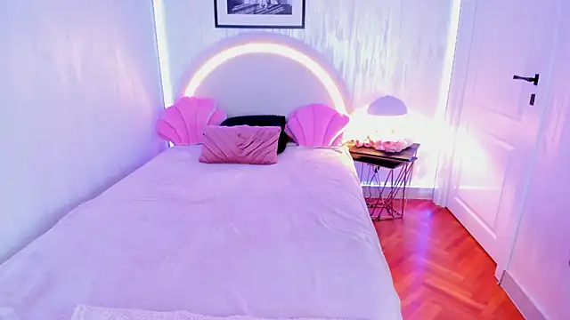 NatalyThorn88 online show from June 2026 04:24:01 AM