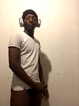 Snapshot of thekidrose chatting on November 2025 07:52:03 AM thekidrose online show from November 2025 07:52:03 AM