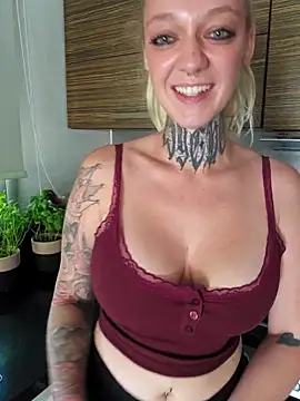 Snapshot of Valery_Venom chatting on May 2026 08:08:02 AM Valery Venom online show from May 2026 08:08:02 AM