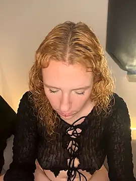 Snapshot of alt_cutie chatting on September 2025 05:46:02 PM alt cutie online show from September 2025 05:46:02 PM