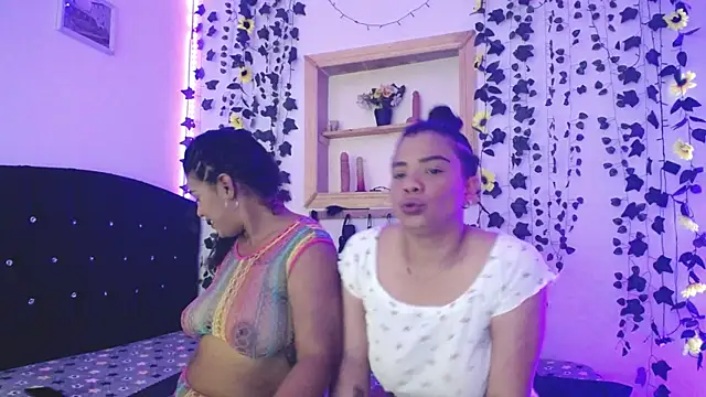 Snapshot of kaylie_dakota chatting on October 2025 01:05:01 AM kaylie dakota online show from October 2025 01:05:01 AM