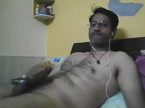 Snapshot of urbrownbunny chatting on December 2025 06:11:02 PM urbrownbunny online show from December 2025 06:11:02 PM