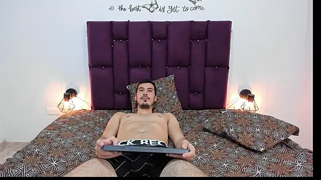 Snapshot of ErikaGomez2 chatting on December 2024 03:33:02 PM ErikaGomez2 online show from December 2024 03:33:02 PM