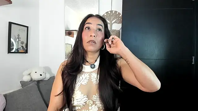 electra hunt online show from June 2026 01:55:02 AM