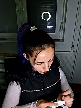 allinqueen online show from January 2026 12:17:01 AM