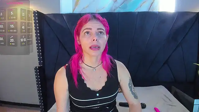 NIKI SANTANA online show from September 2025 03:49:01 AM