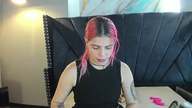 NIKI SANTANA online show from October 2025 03:51:02 AM