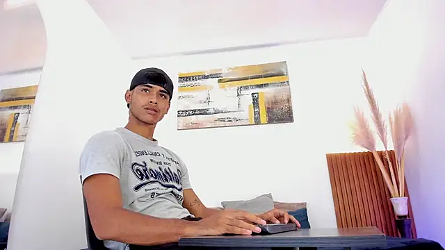 Snapshot of zander_2120 chatting on November 2025 01:26:01 PM zander 2120 online show from November 2025 01:26:01 PM