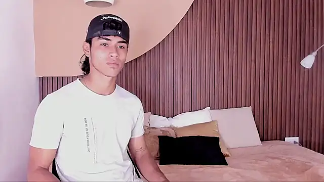 Snapshot of zander_2120 chatting on March 2025 02:10:02 PM zander 2120 online show from March 2025 02:10:02 PM