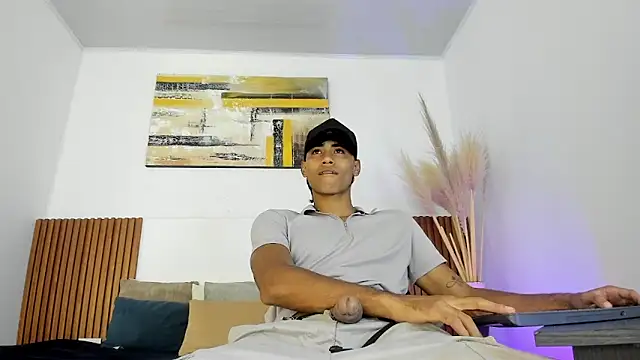 Snapshot of zander_2120 chatting on October 2025 01:43:02 PM zander 2120 online show from October 2025 01:43:02 PM