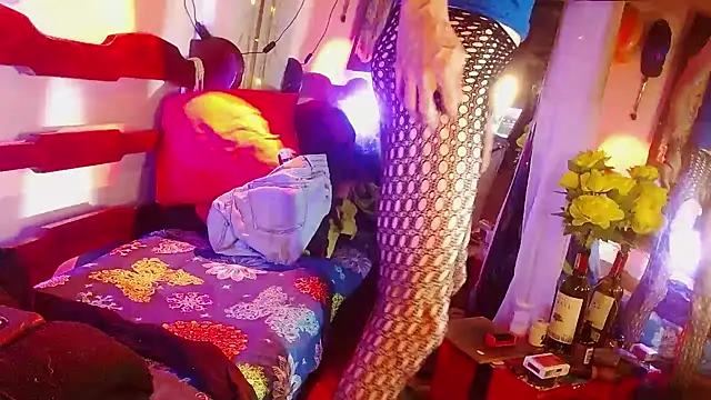 laye19 online show from February 2026 04:52:01 AM