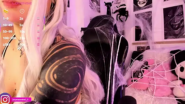 Lexyjoycce online show from October 2025 09:00:01 PM