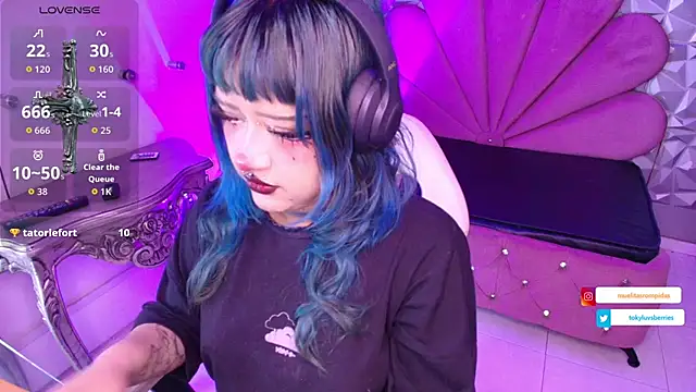 toky doll online show from November 2025 08:53:02 PM