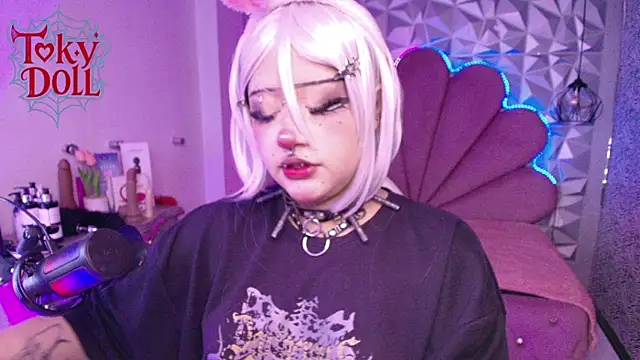 toky doll online show from October 2025 09:05:02 PM