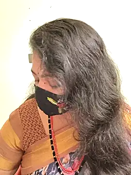 neelu-hoty online show from October 2025 12:13:02 PM