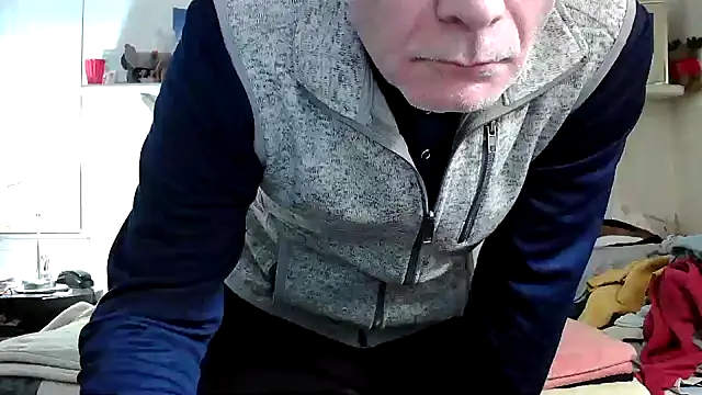 Hand69someguy online show from December 2025 01:17:01 AM