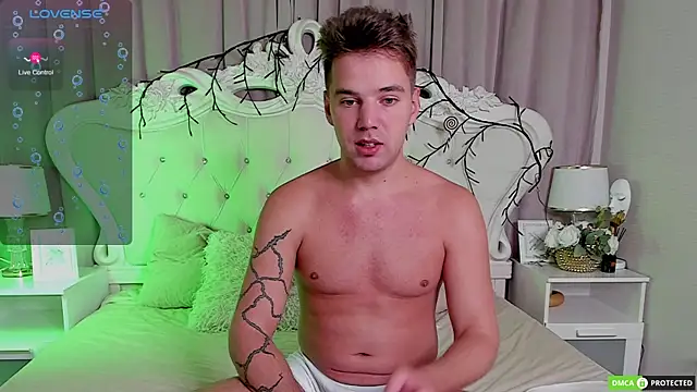 ArthurWhitee online show from January 2026 03:10:02 AM