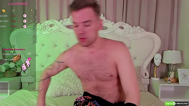 ArthurWhitee online show from November 2025 08:51:02 AM