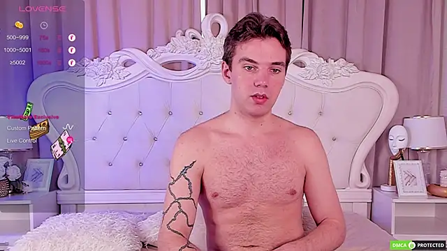 ArthurWhitee online show from October 2025 04:57:01 AM