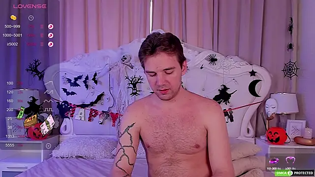 ArthurWhitee online show from October 2025 05:39:01 AM