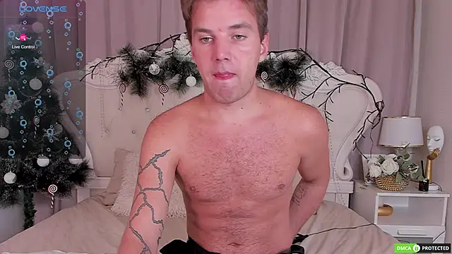 ArthurWhitee online show from December 2025 01:13:02 PM