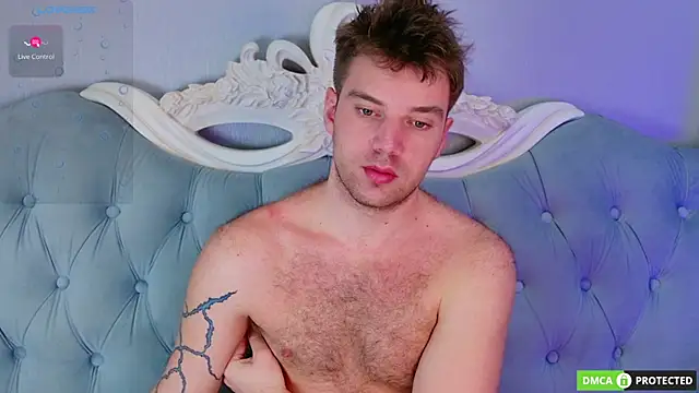 ArthurWhitee online show from April 2026 04:08:01 AM