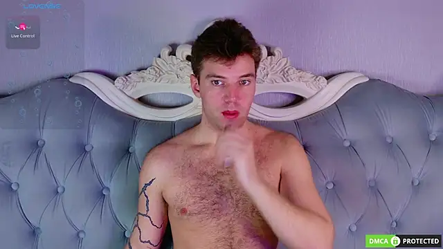 ArthurWhitee online show from April 2026 08:42:02 AM