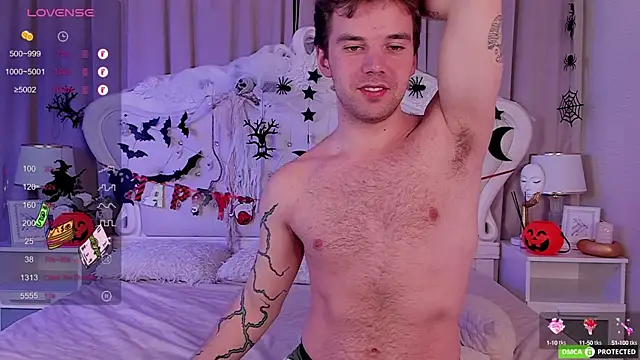 ArthurWhitee online show from October 2025 05:43:02 PM