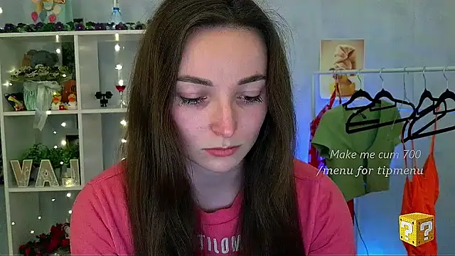  Barbie Kiss  online show from April 2026 01:04:02 PM