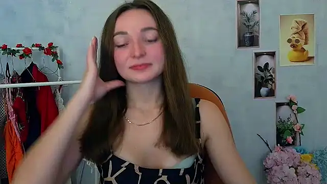  Barbie Kiss  online show from December 2025 12:28:02 PM