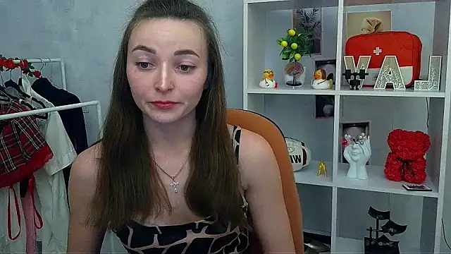  Barbie Kiss  online show from February 2026 02:57:02 PM