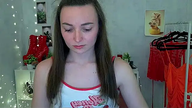  Barbie Kiss  online show from May 2026 01:04:01 PM