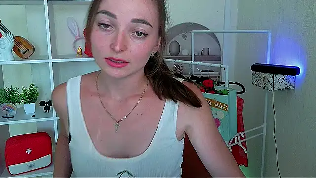  Barbie Kiss  online show from June 2026 03:40:01 PM