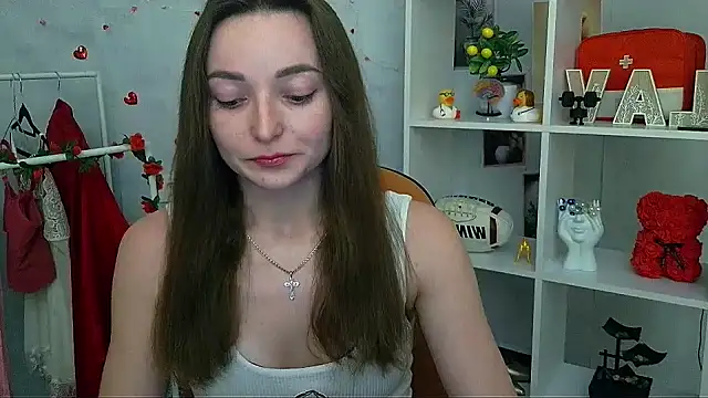  Barbie Kiss  online show from February 2026 03:33:02 PM