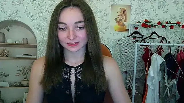  Barbie Kiss  online show from November 2025 10:24:01 PM