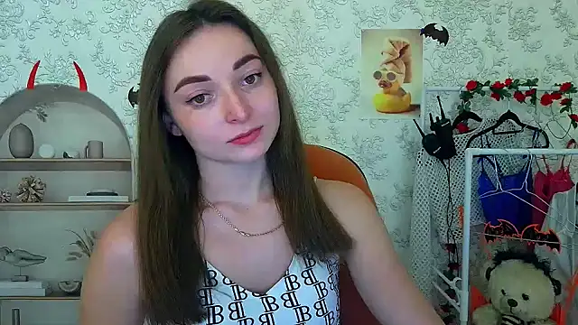  Barbie Kiss  online show from October 2025 02:27:02 PM