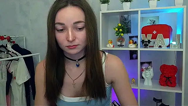  Barbie Kiss  online show from February 2026 04:26:01 PM