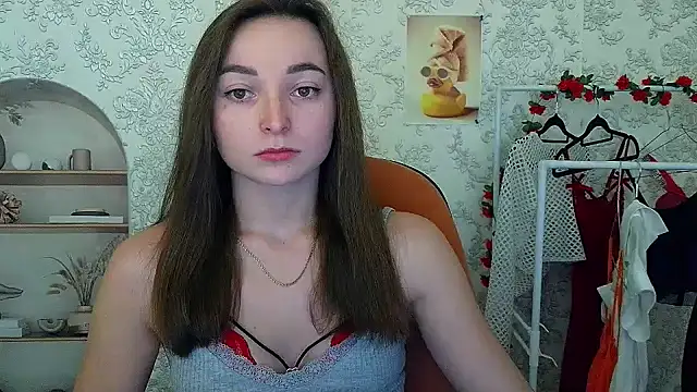  Barbie Kiss  online show from November 2025 06:22:01 PM