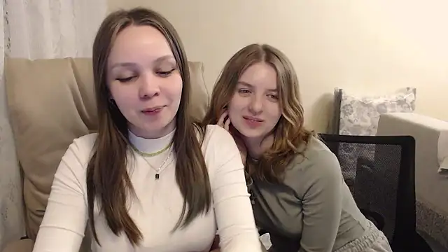 Emi1y Angel11 online show from January 2025 04:30:01 PM