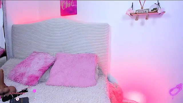 tiffanyconnor online show from April 2026 10:34:02 PM