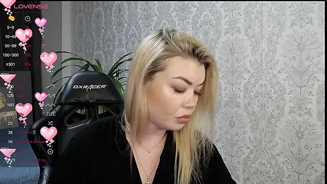 Miakiss ss online show from December 2024 12:33:02 PM