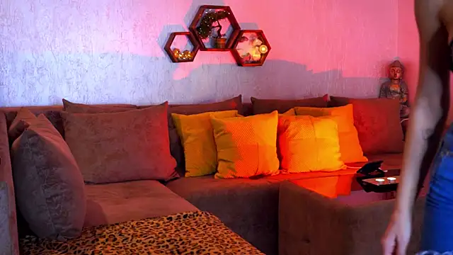 angelinaRae online show from February 2026 04:08:01 PM