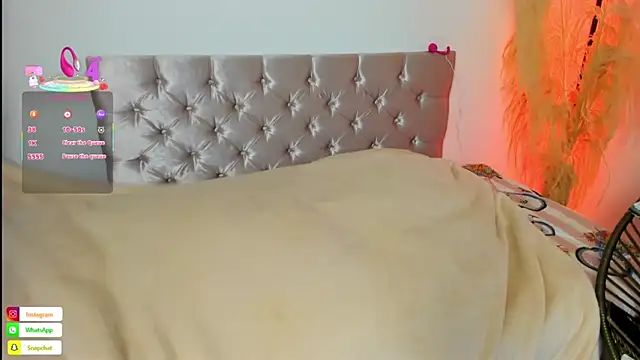 alanavega11 online show from October 2025 01:30:01 PM