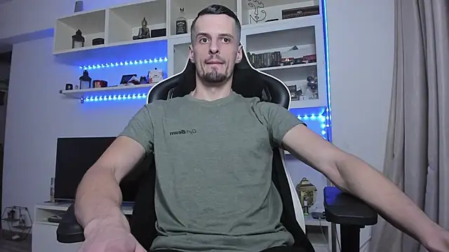 ToddClaytonn online show from November 2025 01:42:01 AM