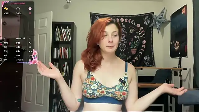 Snapshot of Aria_Fields chatting on May 2026 02:13:02 PM Aria Fields online show from May 2026 02:13:02 PM