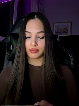 Snapshot of EricaWalls chatting on November 2025 08:45:02 PM EricaWalls online show from November 2025 08:45:02 PM